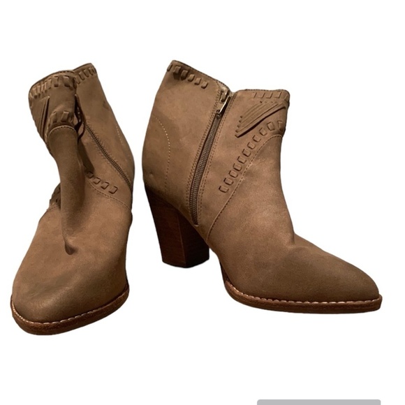 Zigi Soho Halyn Ankle Boot in Taupe size 10 - Picture 1 of 13